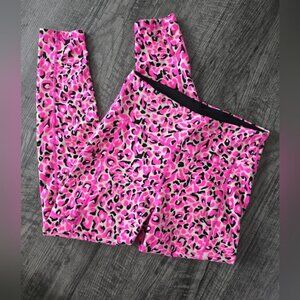 Lilly Pulitzer Pink and Black Leggings Vibrant Leopard Animal Design